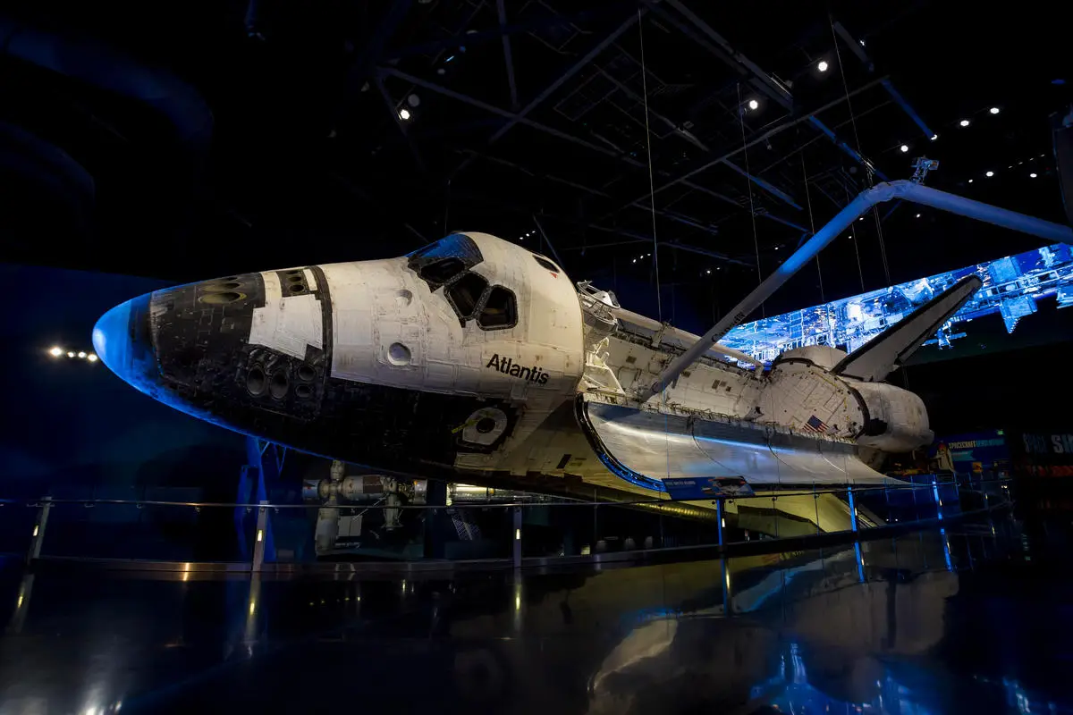 Space Shuttle Atlantis · Kennedy Space Center, foto oficial Kennedy Space Center Visitor Complex e NASA
