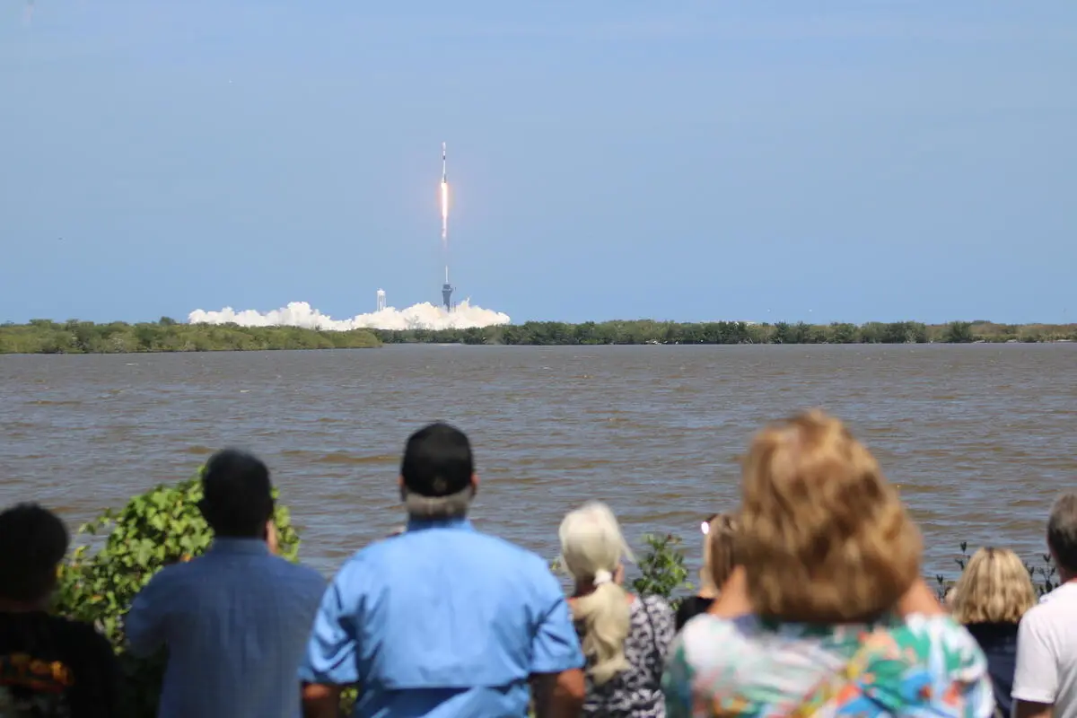Arquibancada de Banana Creek · Kennedy Space Center, foto oficial Kennedy Space Center Visitor Complex e NASA