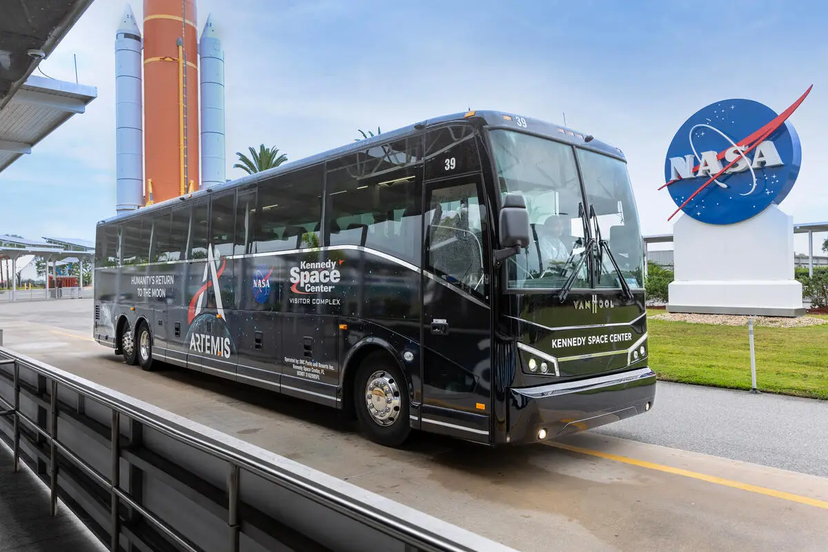 KSC Bus Tour · Kennedy Space Center, foto oficial Kennedy Space Center Visitor Complex e NASA