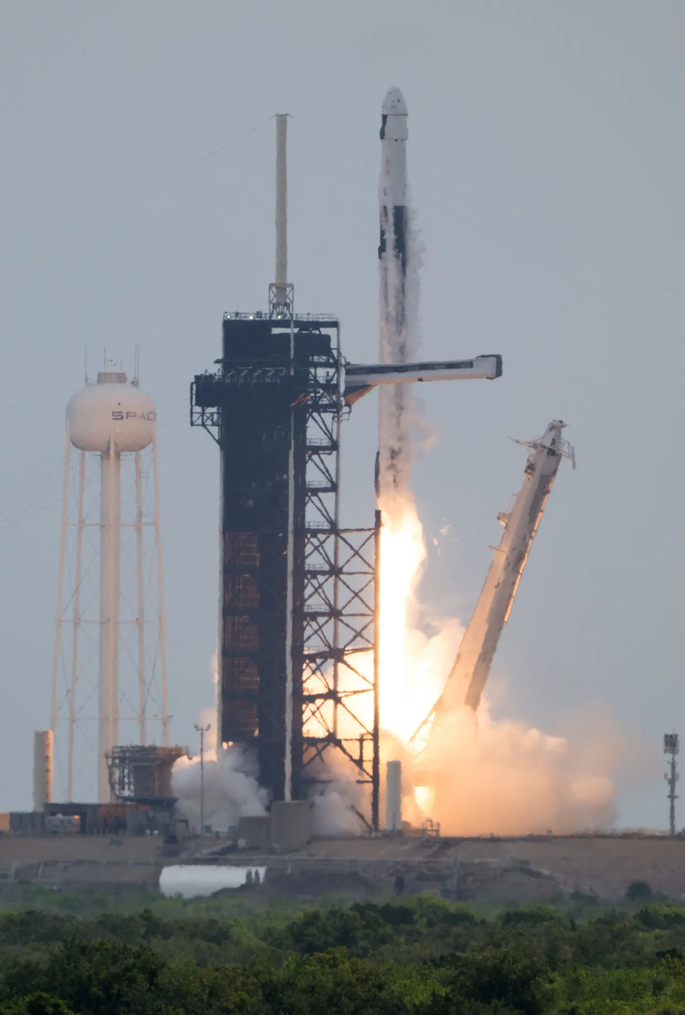 Falcon 9 da missão Crew-11, 2025 · Kennedy Space Center, foto oficial Kennedy Space Center Visitor Complex e NASA